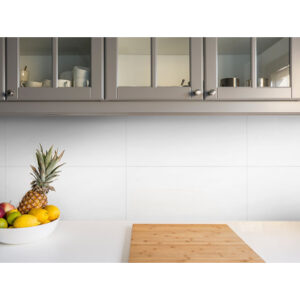 shiny_white_200x500_lifestyle
